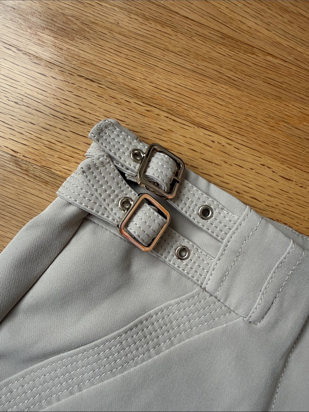 White House Black Market Cream High-Waist Buckle Detail Shorts - Picture 5 of 7